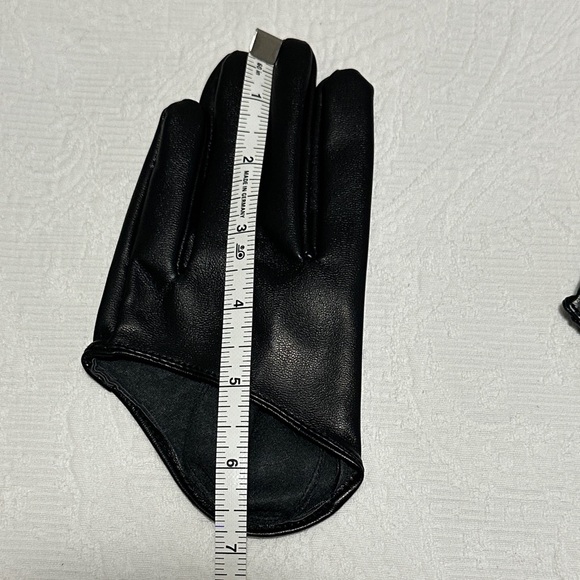 3 Pair Black Faux Leather Half Gloves - Picture 5 of 6